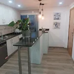 Piso 1ª Linea Y Centrico شقة *