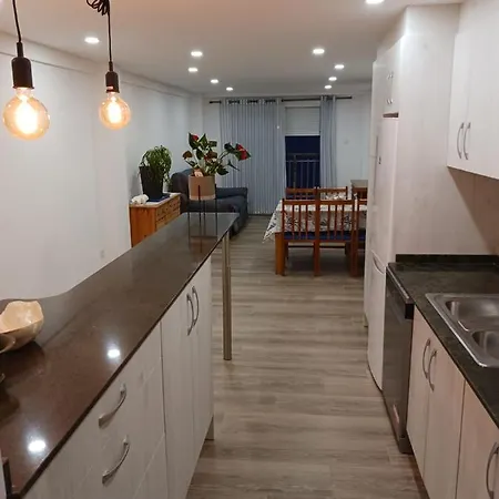 Apartment Piso 1ª Linea Y Centrico