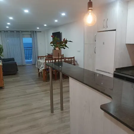 Apartment Piso 1ª Linea Y Centrico